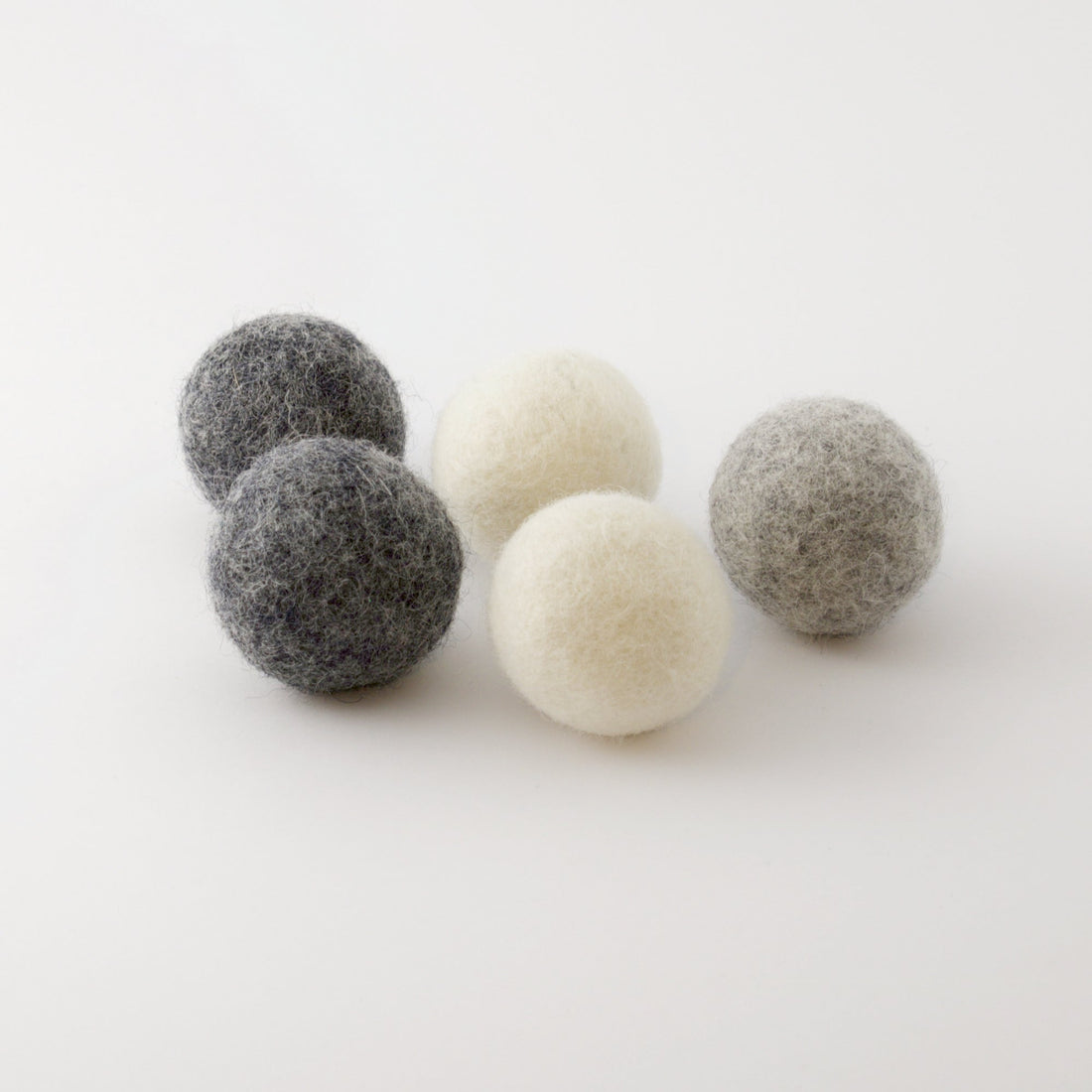 wool ball cat toy